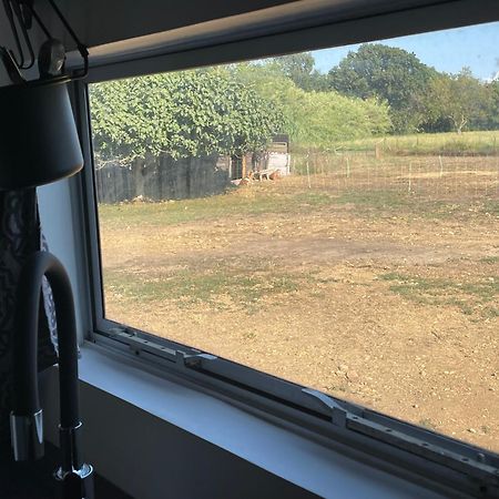 Lobilum En Camargue Villa Saint-Martin-de-Crau Dış mekan fotoğraf